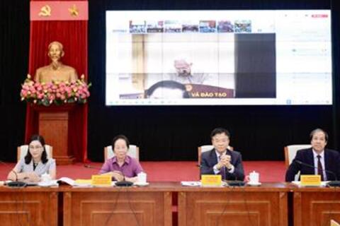 Phát huy tư tưởng Hồ Chí Minh trong đào tạo và phấn đấu trở thành công dân tốt, cán bộ tốt