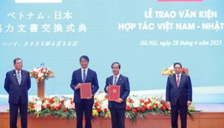 Nhiều hoạt động hợp tác giáo dục nhân chuyến thăm của Thủ tướng Nhật Bản tới Việt Nam