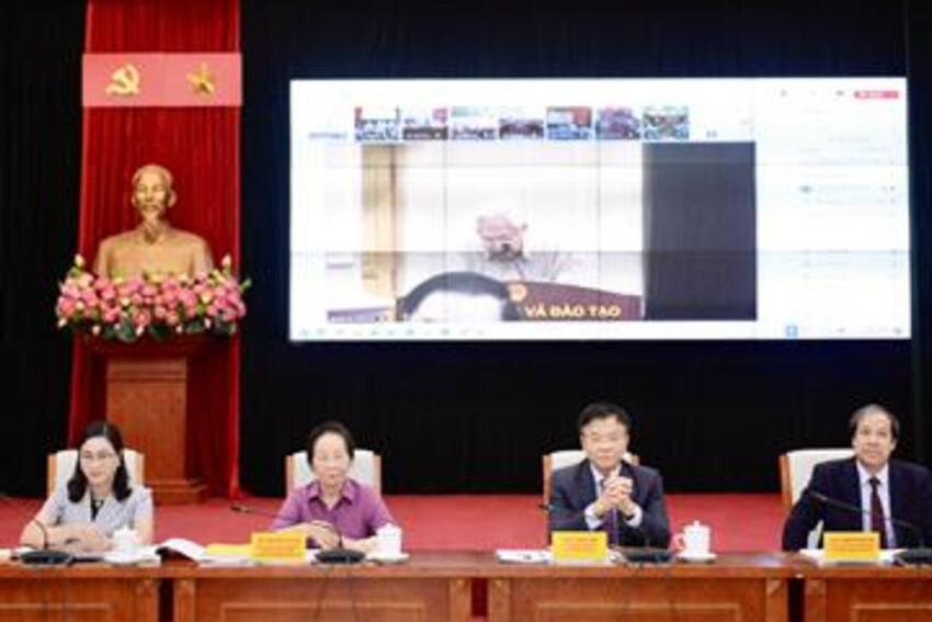 Phát huy tư tưởng Hồ Chí Minh trong đào tạo và phấn đấu trở thành công dân tốt, cán bộ tốt