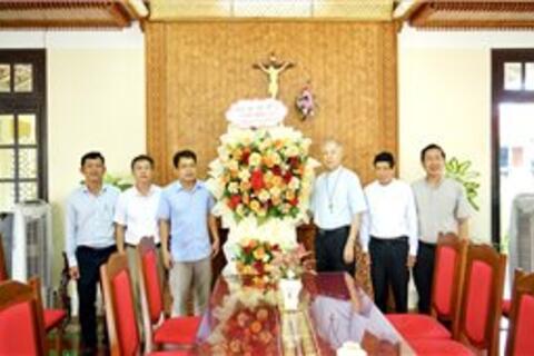 Sở Dân tộc và Tôn giáo Gia Lai thăm, chúc mừng các cơ sở tôn giáo Công giáo và Tin lành dịp Lễ Phục sinh