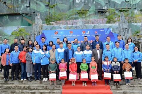 Chuỗi hoạt động tình nguyện ý nghĩa của thanh niên VPCP tại Hà Giang