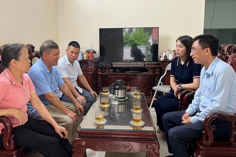 Cổng TTĐT Chính phủ thăm hỏi ân tình gia đình liệt sĩ