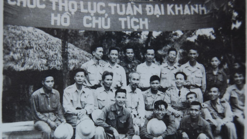 Tư liệu ảnh Chủ tịch Hồ Chí Minh với Tân Trào