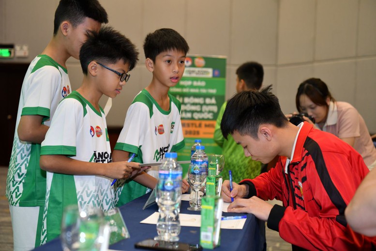 Nestlé MILO tiếp tục đồng hành cùng Giải Bóng đá nhi đồng toàn quốc 2025- Ảnh 2. Nestlé MILO tiếp tục đồng hành cùng Giải Bóng đá nhi đồng toàn quốc 2025- Ảnh 2.