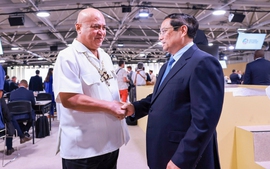 Thủ tướng Phạm Minh Chính gặp Thủ tướng Tuvalu