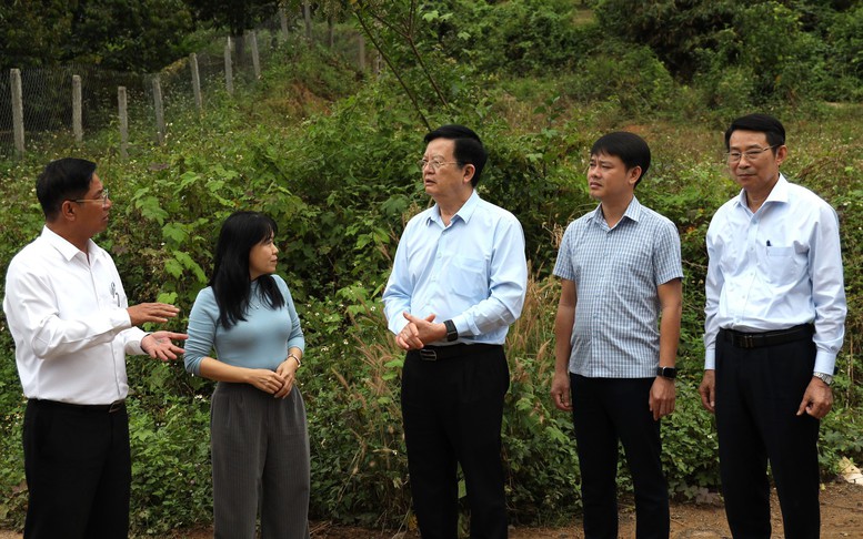 Phó Thủ tướng Mai Văn Chính kiểm tra các công trình trọng điểm của 3 chương trình MTQG tại huyện Khánh Sơn, Khánh Hòa