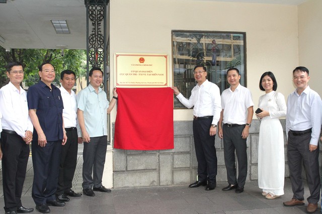 Trao Quyết định bổ nhiệm lãnh đạo Hội trường Thống Nhất và Cục Quản trị - Tài vụ- Ảnh 3. Trao Quyết định bổ nhiệm lãnh đạo Hội trường Thống Nhất và Cục Quản trị - Tài vụ- Ảnh 3.