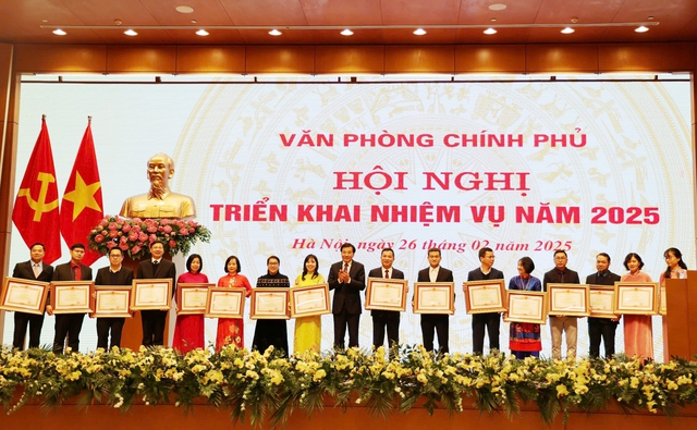 Văn phòng Chính phủ: Đóng góp hiệu quả cho hoạt động chỉ đạo, điều hành của Chính phủ- Ảnh 3. Văn phòng Chính phủ: Đóng góp hiệu quả cho hoạt động chỉ đạo, điều hành của Chính phủ- Ảnh 3.