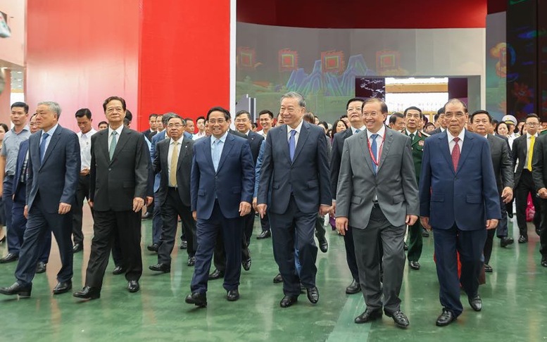 Triển lãm ‘Văn phòng Chính phủ - 80 năm đồng hành cùng dân tộc’- Ảnh 16. Chùm ảnh: Lãnh đạo Đảng, Nhà nước tham quan Triển lãm '80 năm hành trình Độc lập - Tự do - Hạnh phúc'