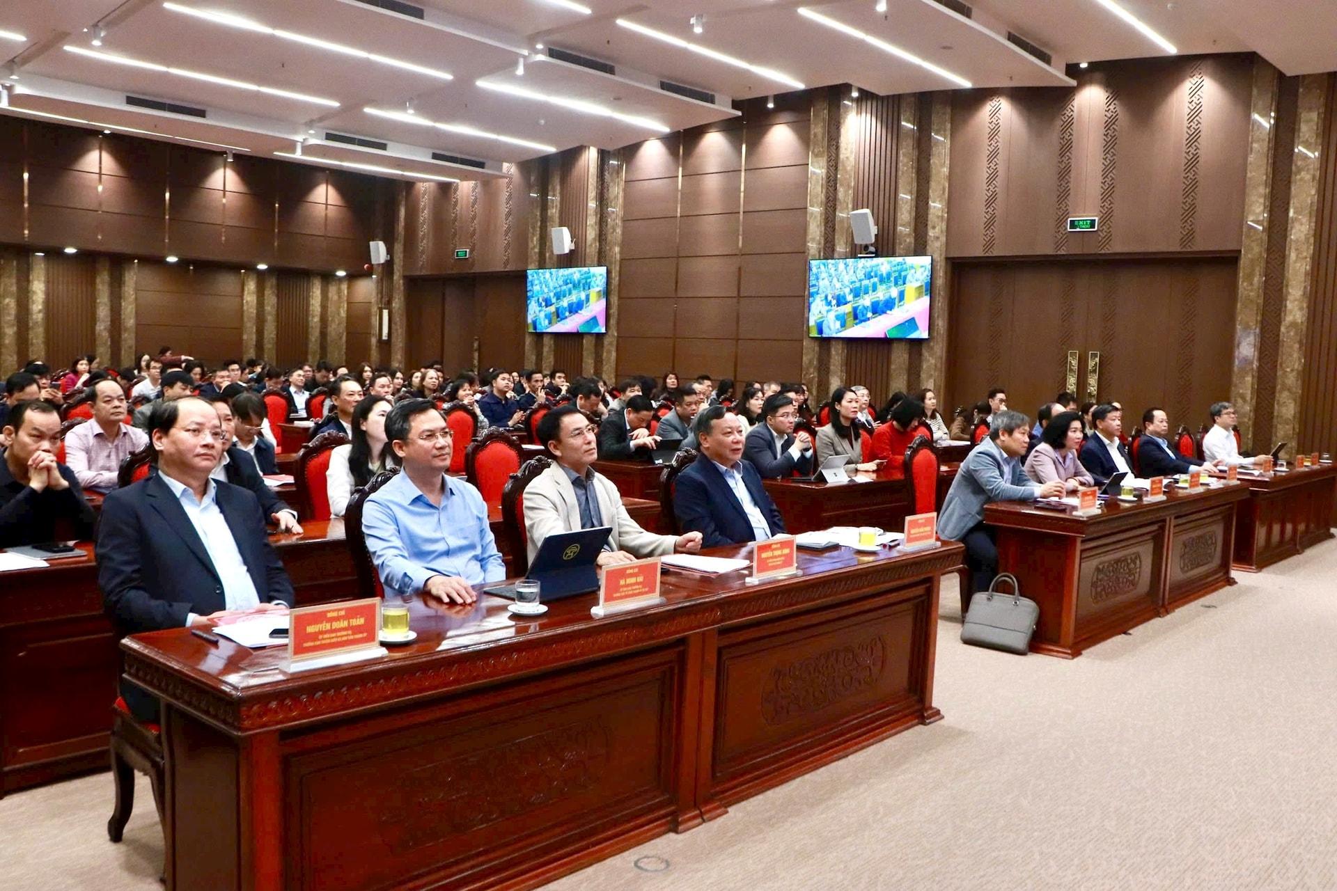 Các đại biểu tham dự hội nghị tại điểm cầu Thành ủy Hà Nội. Ảnh: Nhật Nam