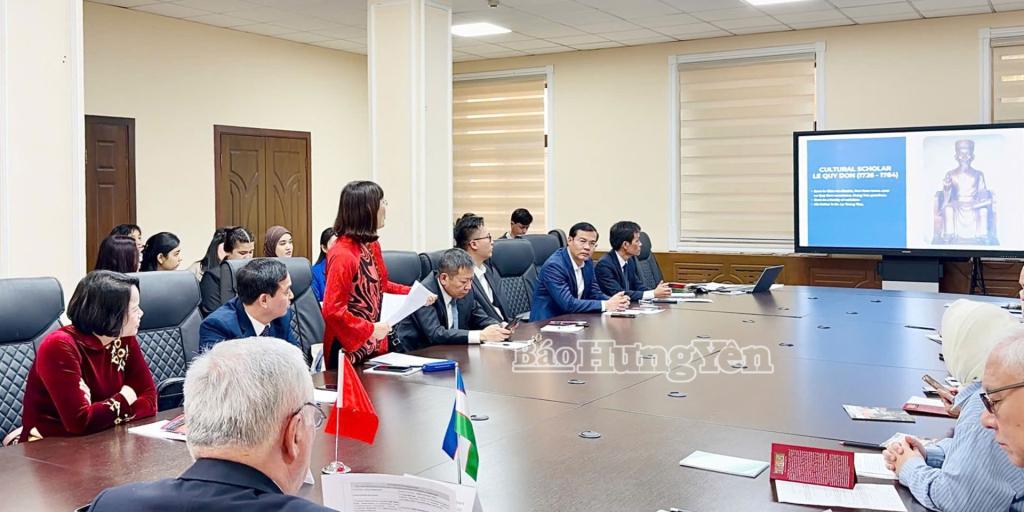 Giới thiệu về danh nhân văn hóa Lê Quý Đôn và mảnh đất, con người Hưng Yên tại buổi làm việc.