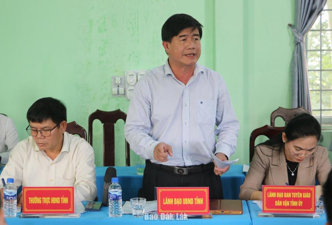 Phó Chủ tịch UBND tỉnh Nguyễn Thiên Văn phát biểu tại buổi làm việc.