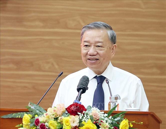 Sáng 236-2025, tại Hà Nội, Tổng Bí thư Tô Lâm và Đoàn công tác Trung ương làm việc với Đảng ủy Mặt trận Tổ quốc, các đoàn thể Trung ương về kết quả lãnh đạo thực hiện nhiệm vụ chính trị và công tác Đảng thời gian qua, nhiệm vụ trọng tâm thời gian tới. Ảnh: /TTXVN