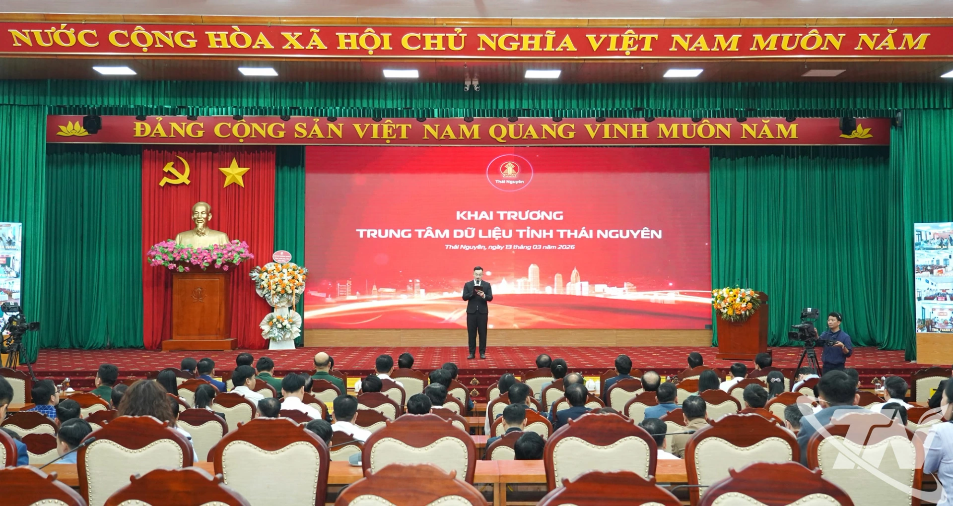 Quang cảnh buổi khai trương Trung tâm dữ liệu tỉnh Thái Nguyên.