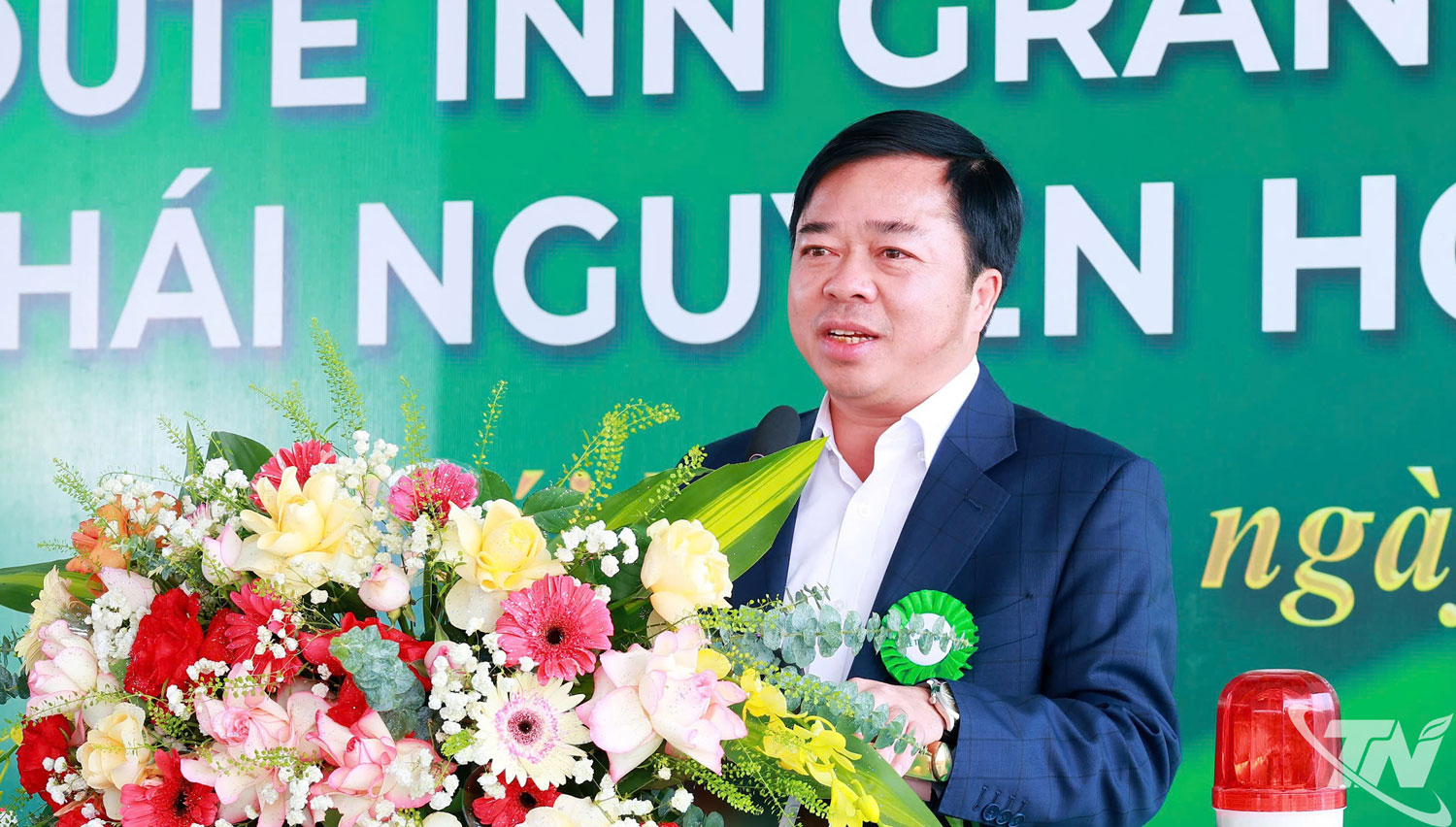 Đồng chí Bùi Văn Lương phát biểu