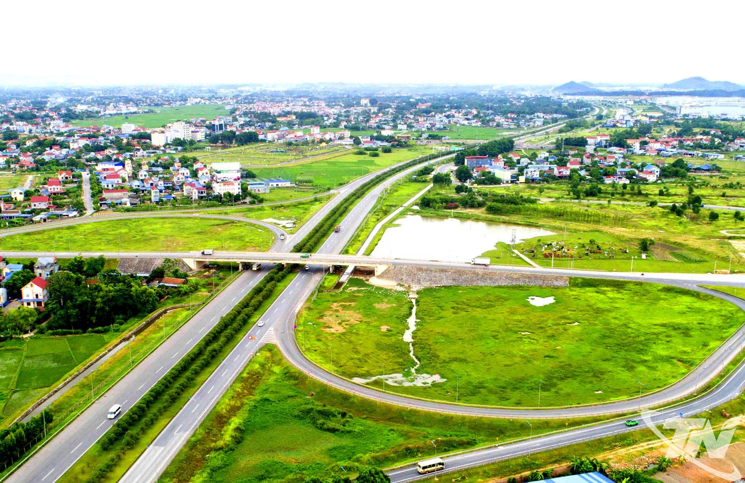 Với vị trí cửa ngõ giao thương giữa vùng Việt Bắc và đồng bằng Bắc Bộ, nằm trong Vùng Thủ đô Hà Nội, cùng với hệ thống giao thông liên vùng ngày càng hoàn thiện, Thái Nguyên sở hữu lợi thế rõ nét về kết nối đa phương thức.