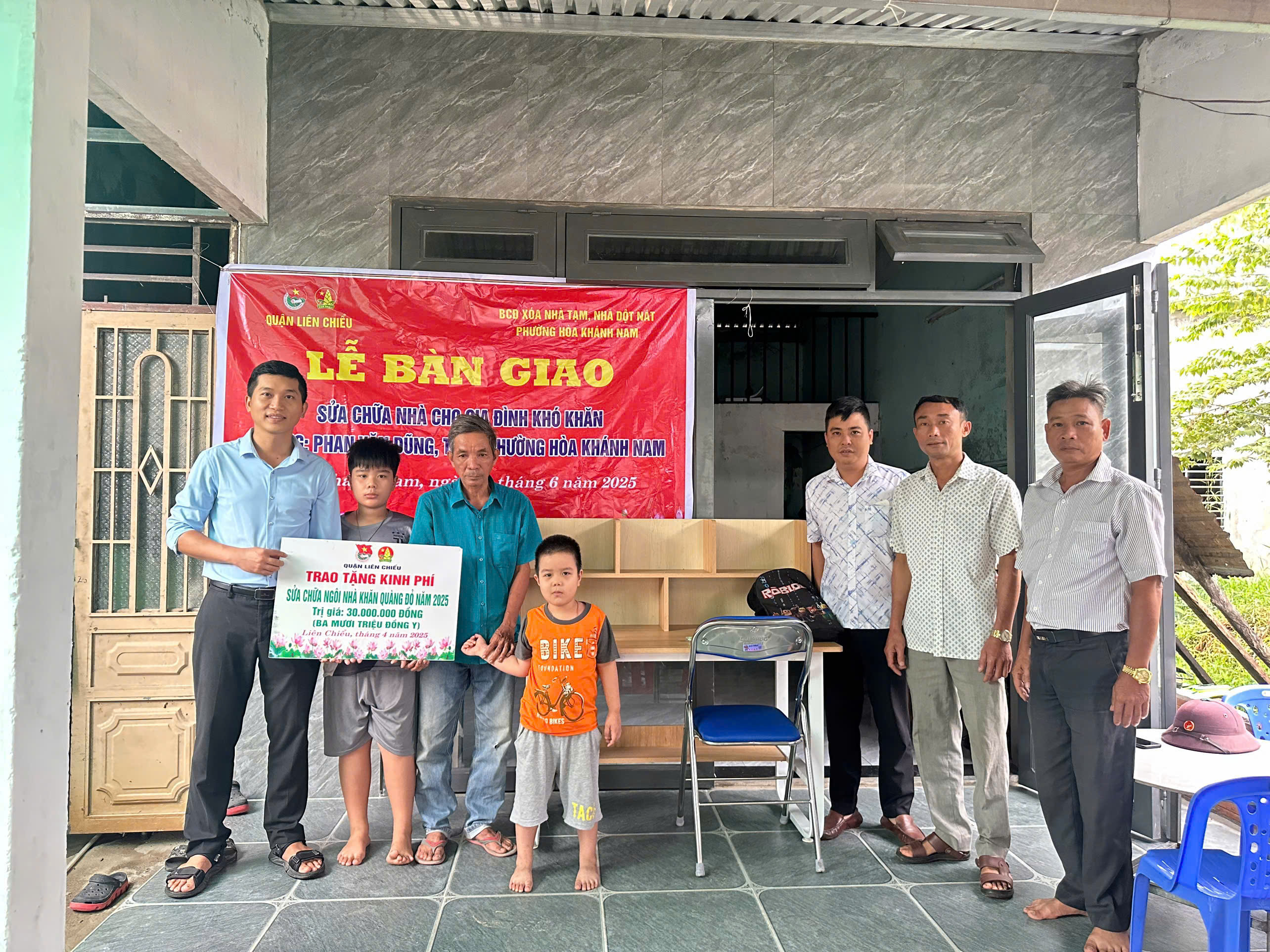 Bàngiaonhàdộtnát.jpg