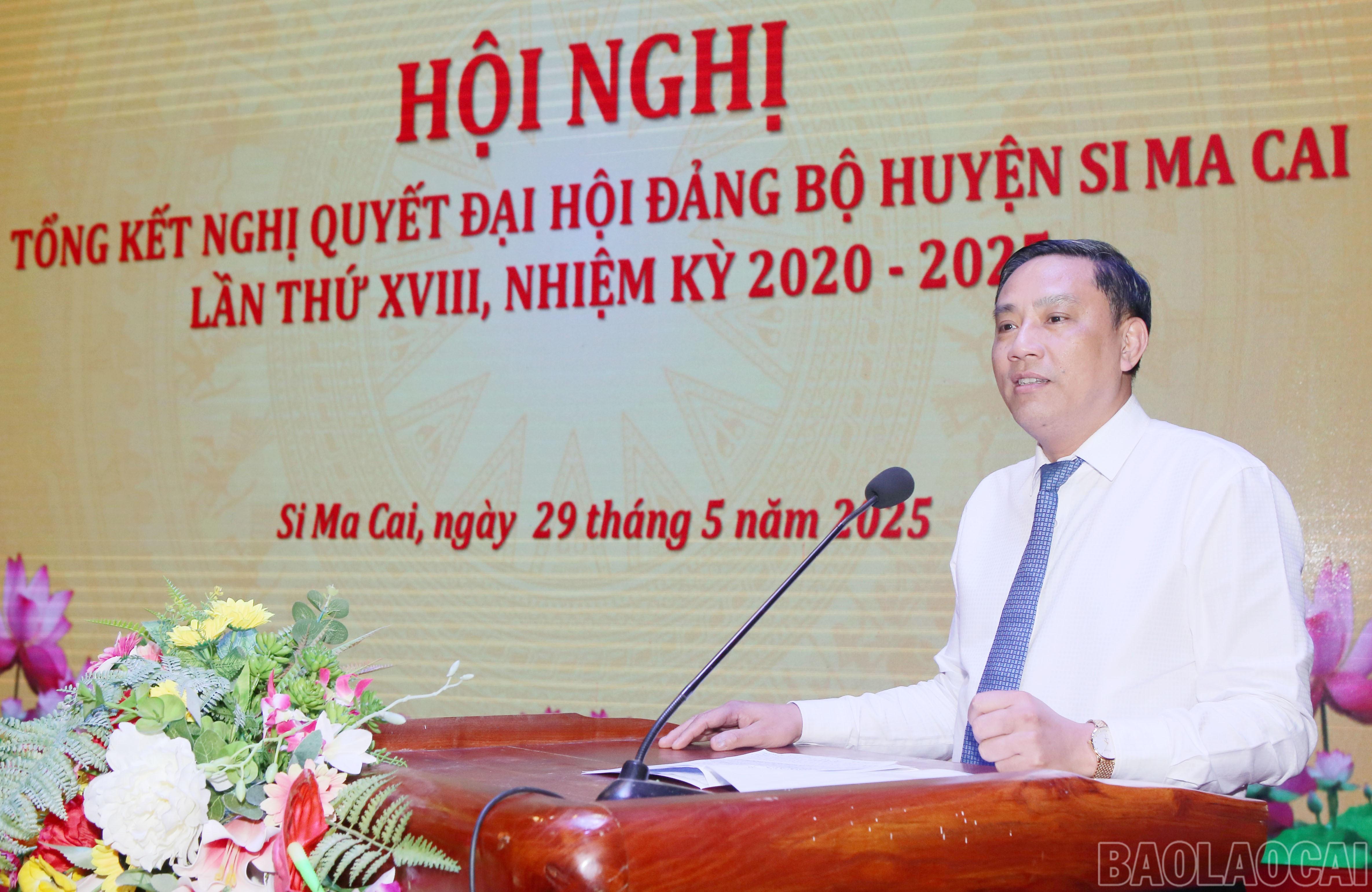 Phó Bí thư Tỉnh ủy Hoàng Giang phát biểu chỉ đạo. baolaocai-br_s-6.jpg