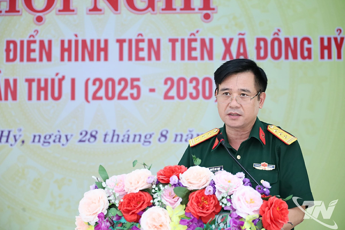Đại biểu tham luận tại Hội nghị.