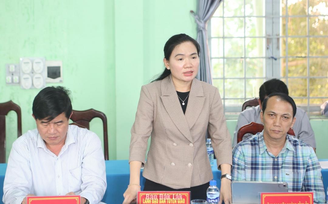 Ủy viên Ban Thường vụ Tỉnh ủy, Trưởng ban Tuyên giáo và Dân vận Tỉnh ủy Đinh Thị Thu Thanh phát biểu tại buổi làm việc.