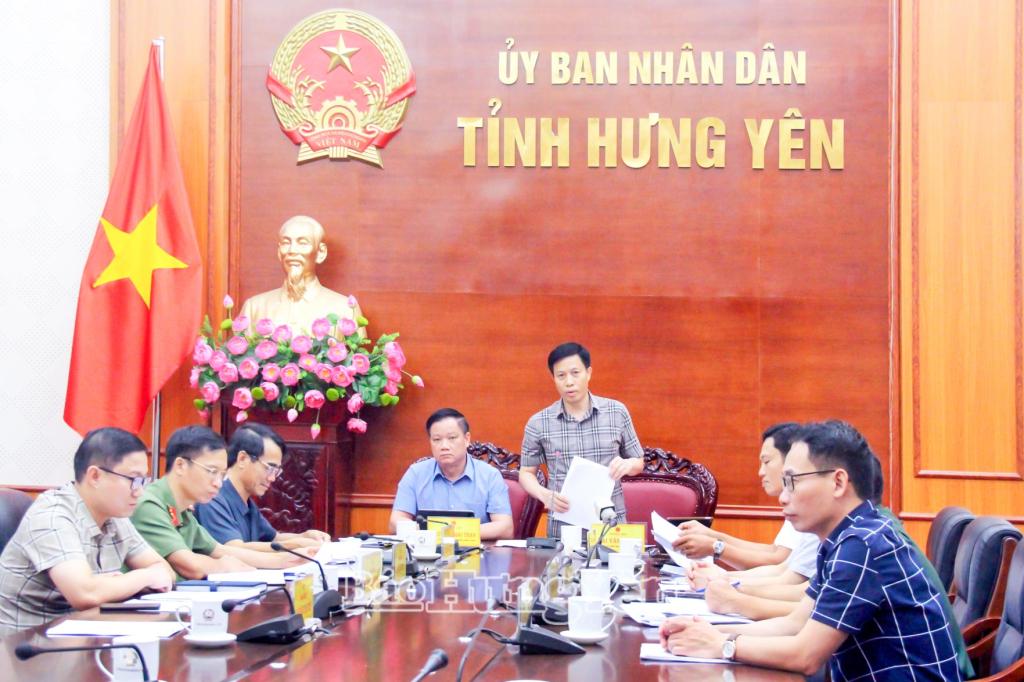 Đồng chí Lại Văn Hoàn, Phó Chủ tịch UBND tỉnh Hưng Yên phát biểu thảo luận tại hội nghị.