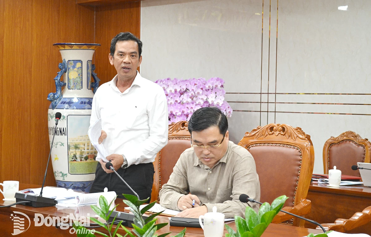 Đồng chí Trần Trung Nhân, Ủy viên Ban Thường vụ Tỉnh ủy, Chủ nhiệm Ủy ban Kiểm tra Tỉnh ủy phát biểu tại phiên họp. Ảnh: Phương Hằng  