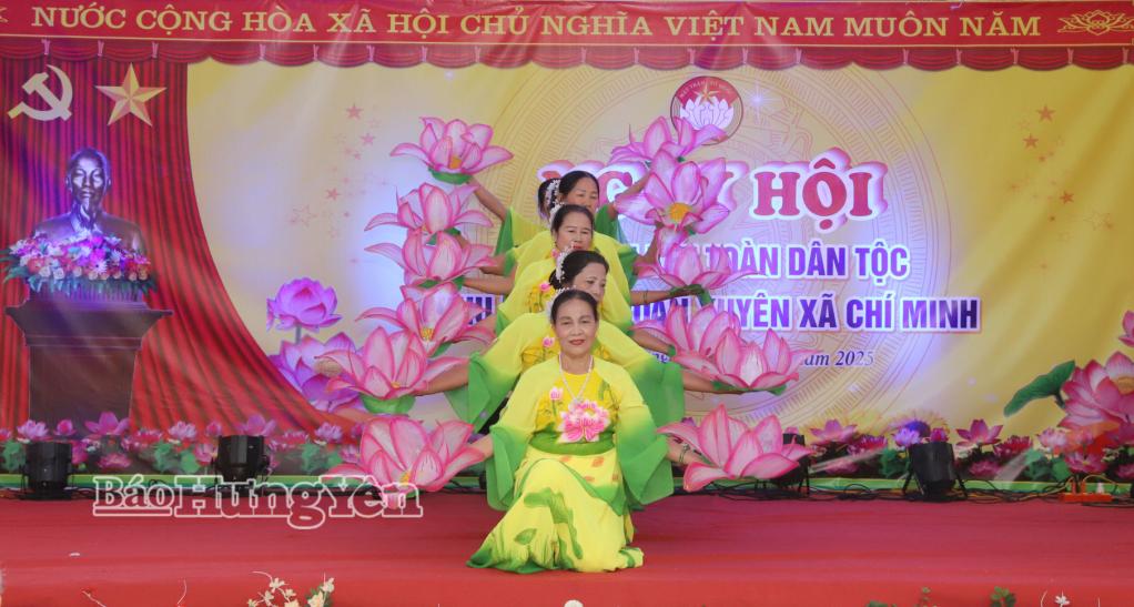 Một tiết mục văn nghệ chào mừng Ngày hội.