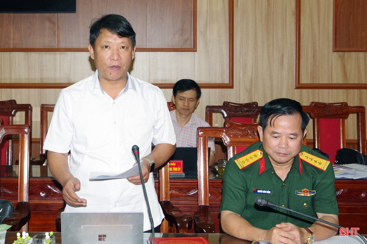 Đồng chí Nguyễn Như Dũng - Phó Trưởng ban Thường trực Ban Tổ chức Tỉnh ủy phát biểu tại hội nghị. bqbht_br_4.jpg