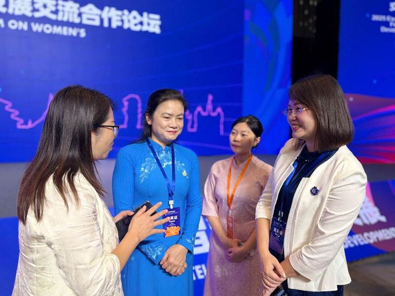 Đoàn đại biểu Hội LHPN Việt Nam tham dự Diễn đàn giao lưu hợp tác phát triển phụ nữ ASEAN 2025- Ảnh 4.