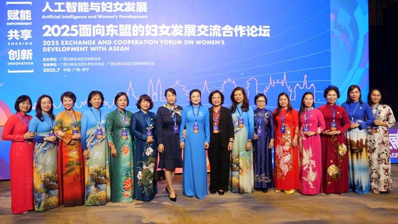 Đoàn đại biểu Hội LHPN Việt Nam tham dự Diễn đàn giao lưu hợp tác phát triển phụ nữ ASEAN 2025- Ảnh 8.