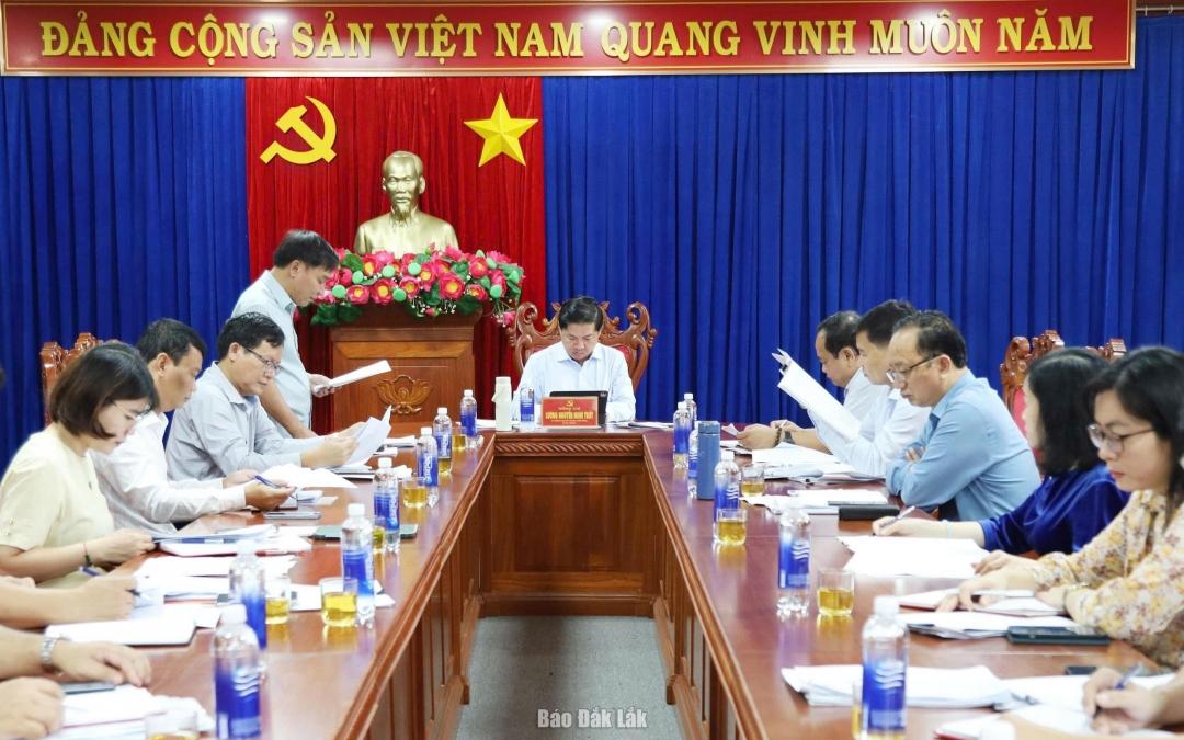Quang cảnh buổi làm việc.