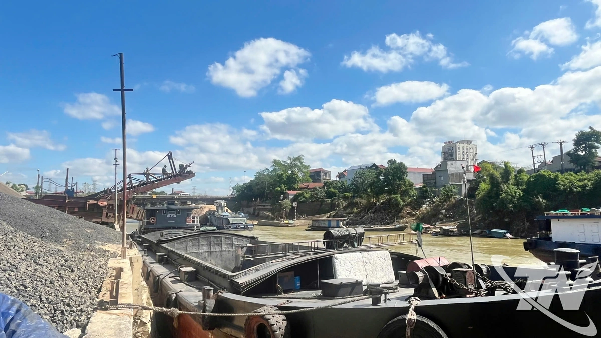 Một góc cảng Đa Phúc.