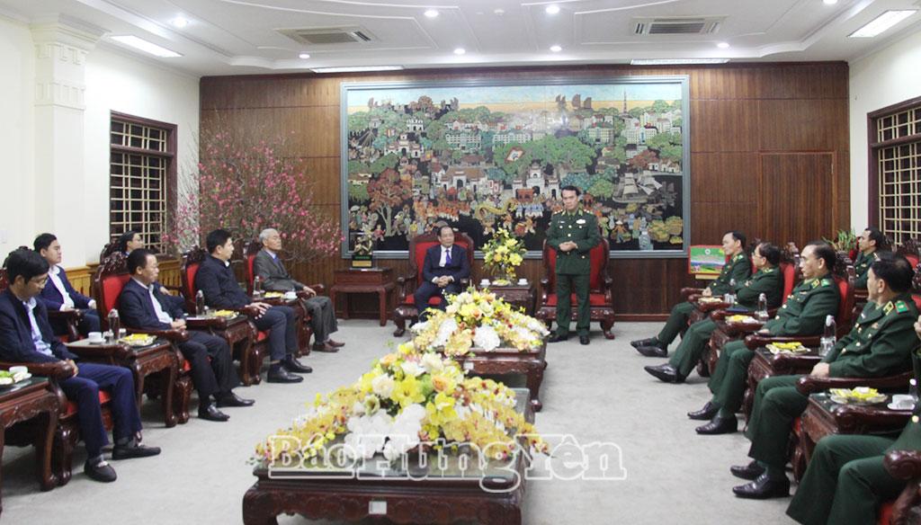 Trung tướng Vũ Trung Kiên, Ủy viên Ban Chấp hành Trung ương Đảng, Tư lệnh Bộ đội Biên phòng thăm, chúc Tết Đảng bộ, chính quyền và Nhân dân phường Phố Hiến.