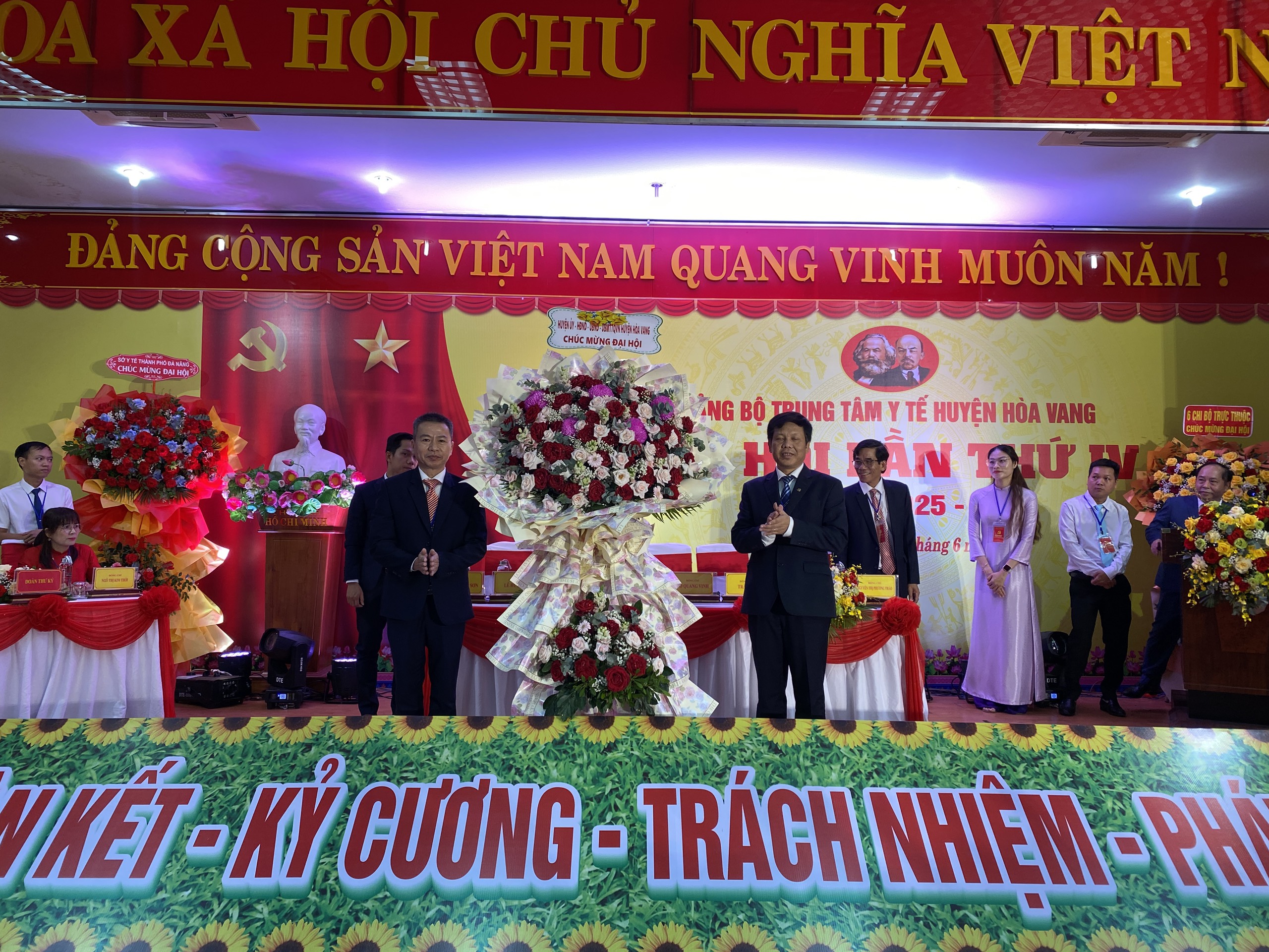 BUIHONGTRUNG.jpg