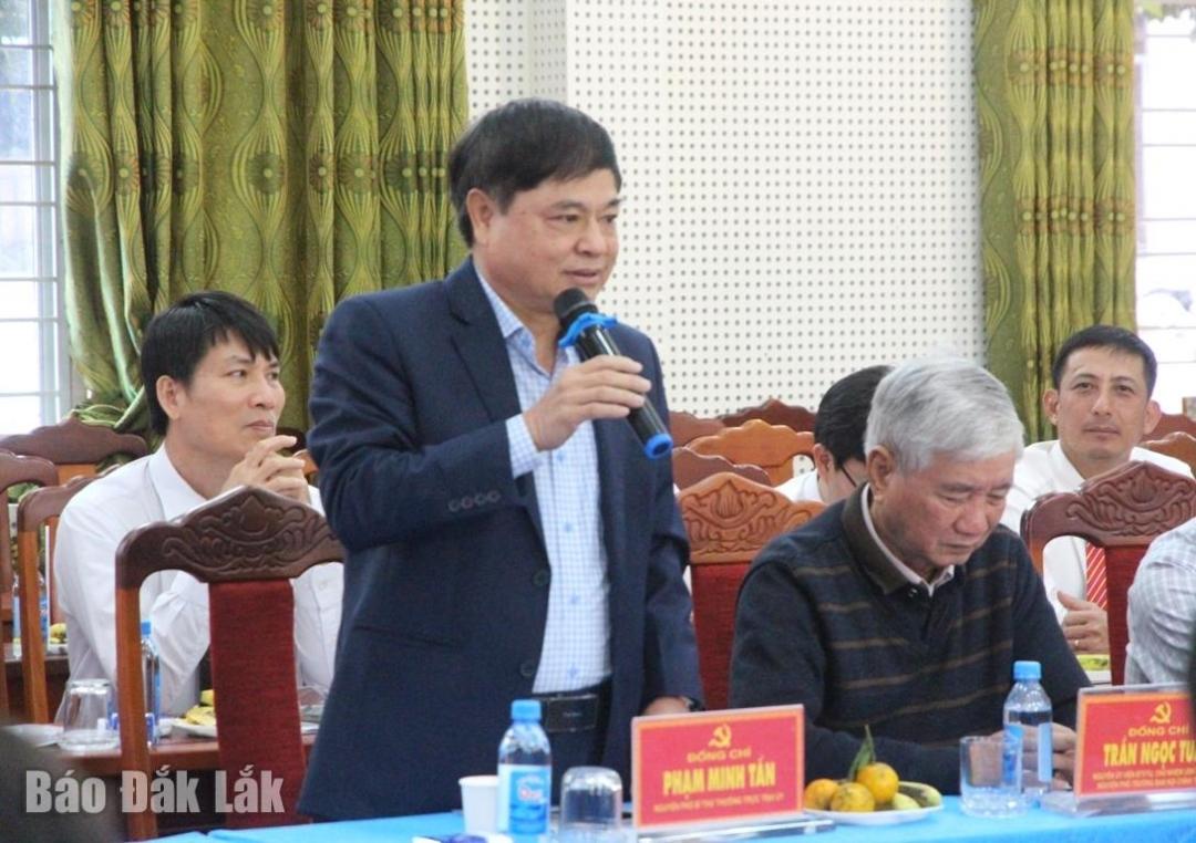 Đồng chí Phạm Minh Tấn, nguyên Phó Bí thư Thường trực Tỉnh ủy phát biểu tại buổi tọa đàm.