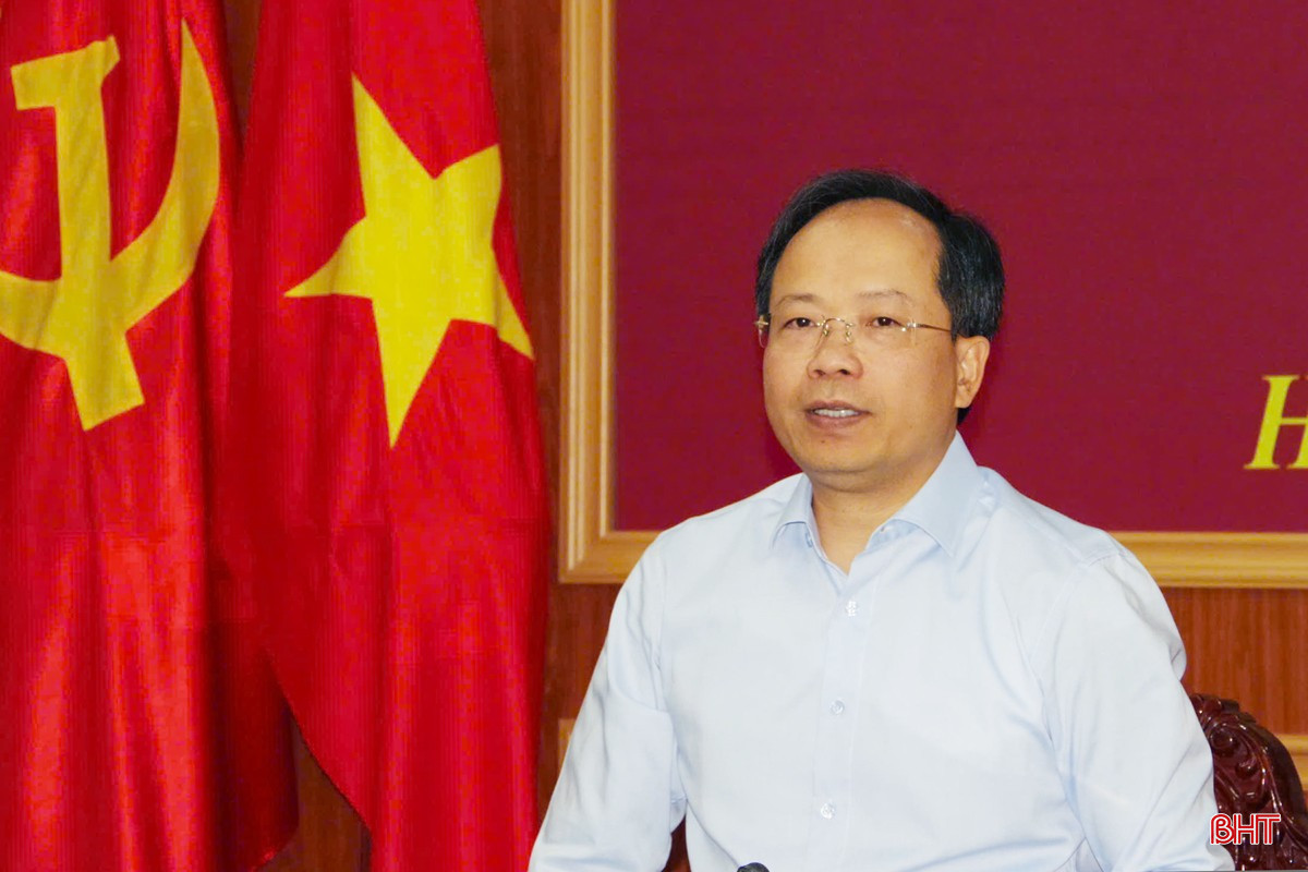 Bí thư Tỉnh ủy Nguyễn Duy Lâm - Bí thư Đảng ủy Quân sự tỉnh kết luận hội nghị. bqbht_br_29ad161c07c0b09ee9d1.jpg