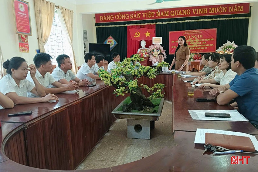 Chi bộ đảng ở Đảng bộ xã Thượng Đức họp góp ý dự thảo văn kiện đại hội. bqbht_br_z6779536453077-b820ddff8c6558ee69217d9848119261-3281.jpg