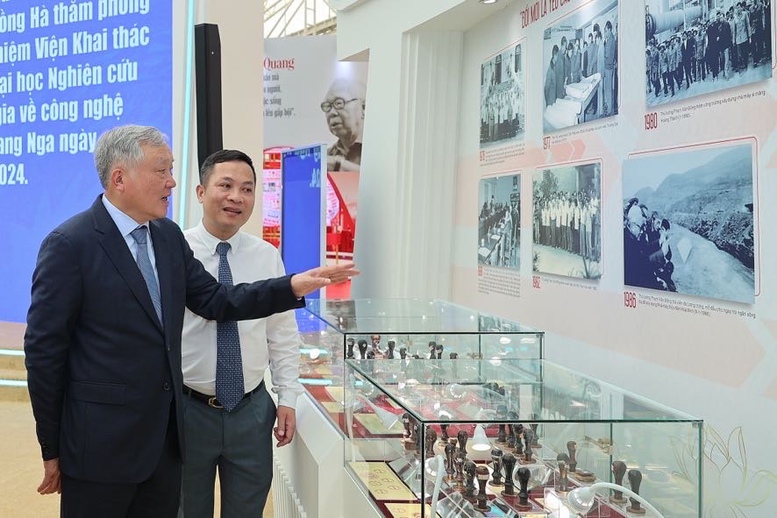 Triển lãm ‘Văn phòng Chính phủ - 80 năm đồng hành cùng dân tộc’- Ảnh 2. Triển lãm ‘Văn phòng Chính phủ - 80 năm đồng hành cùng dân tộc’- Ảnh 2.