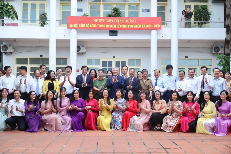 Thành công của Chính phủ có đóng góp quan trọng của Văn phòng Chính phủ- Ảnh 2. Thành công của Chính phủ có đóng góp quan trọng của Văn phòng Chính phủ- Ảnh 2.