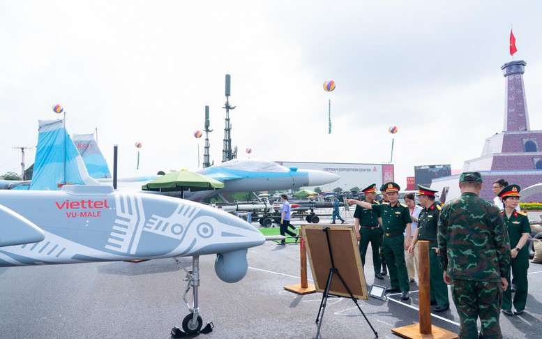 Triển lãm ‘Văn phòng Chính phủ - 80 năm đồng hành cùng dân tộc’- Ảnh 17. Nhiều khí tài công nghệ cao được Viettel trình diễn tại Triển lãm '80 năm hành trình Độc lập – Tự do – Hạnh phúc'