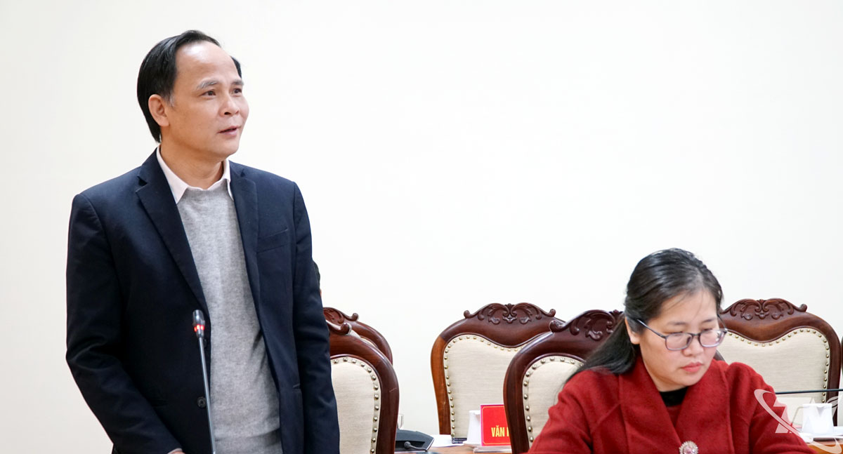 Đồng chí Nguyễn Linh, Ủy viên Ban Thường vụ Tỉnh ủy, Phó Chủ tịch UBND tỉnh phát biểu tại hội nghị