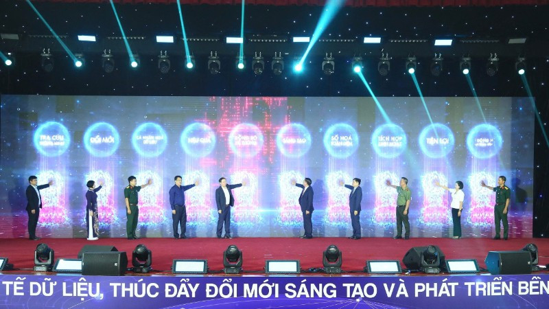 Ủy ban nhân dân tỉnh Hưng Yên ra mắt nền tảng trợ lý ảo tỉnh Hưng Yên.