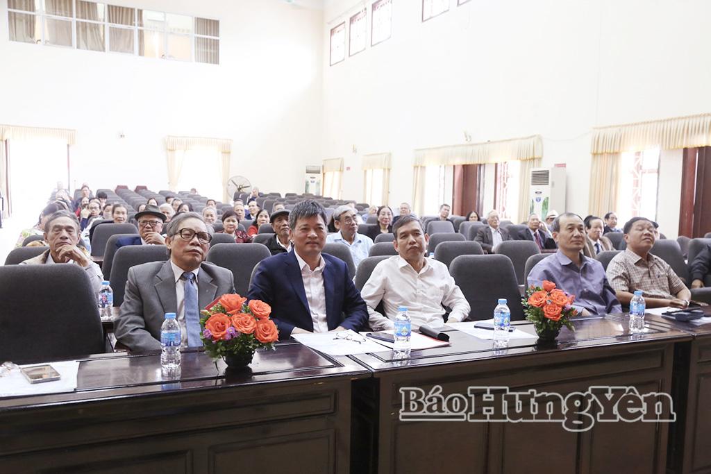 Các đại biểu dự buổi gặp mặt.