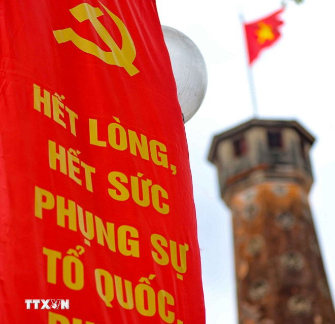 Với chủ đề xuyên suốt thể hiện rõ tầm nhìn, bản lĩnh và khát vọng phát triển, Đại hội XIV khẳng định vai trò bước ngoặt đối với sự nghiệp xây dựng và bảo vệ Tổ quốc, đồng thời đánh dấu tròn 100 năm Đảng lãnh đạo cách mạng Việt Nam. Ảnh: TTXVN