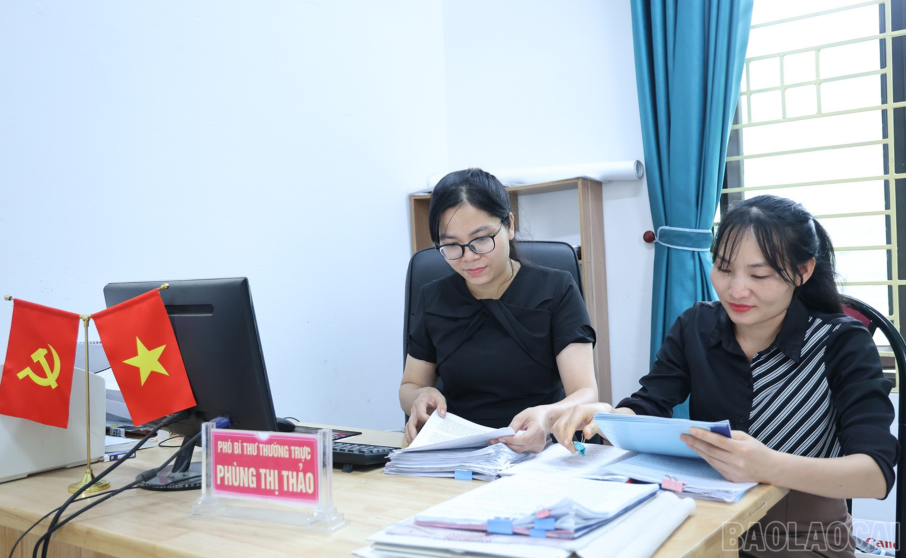 Cán bộ xã Cam Cọn sẵn sàng tâm thế nhận nhiệm vụ mới. baolaocai-br_img-1164.jpg