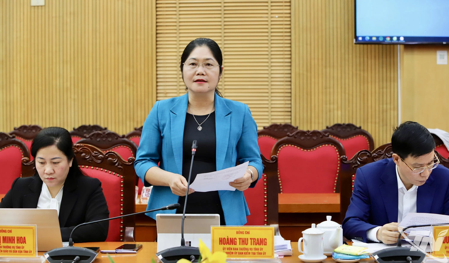 Đồng chí Hoàng Thu Trang, Ủy viên Ban Thường vụ, Chủ nhiệm UBKT Tỉnh ủy, phát biểu ý kiến tại Hội nghị.