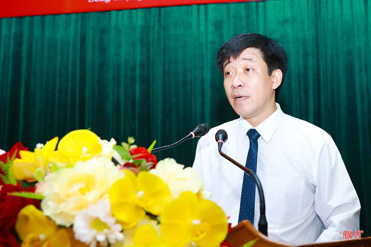 Phó Bí thư Thường trực Đảng uỷ phường Sông Trí Nguyễn Anh Ngọc triển khai kế hoạch Đại hội đại biểu Đảng bộ phường Sông Trí lần thứ nhất. Phó Bí thư Thường trực Đảng uỷ phường Sông Trí Nguyễn Anh Ngọc triển khai kế hoạch Đại hội đại biểu Đảng bộ phường Sông Trí lần thứ nhất.