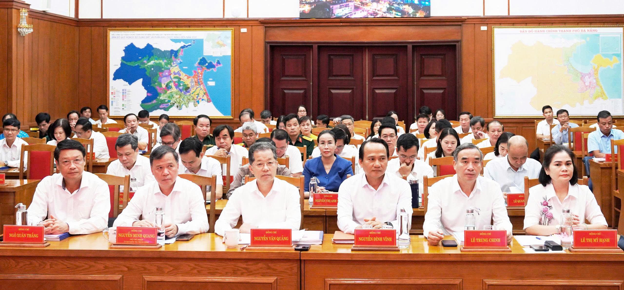 quangcanhhoinghi.jpg
