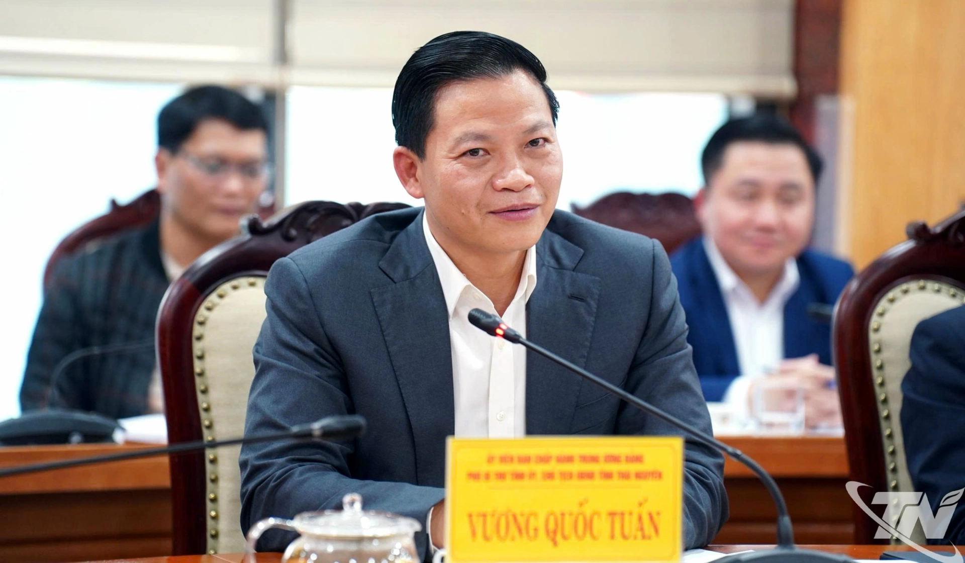 Chủ tịch UBND tỉnh Vương Quốc Tuấn phát biểu tại buổi làm việc