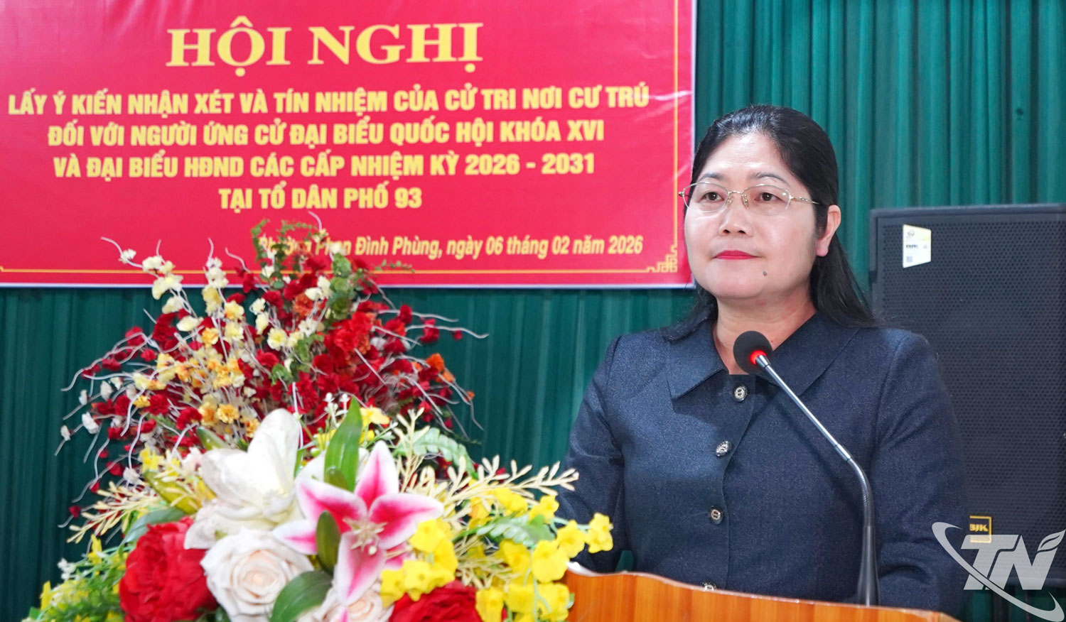 Đồng chí Hoàng Thu Trang, Uỷ viên Ban thường vụ, Chủ nhiệm Uỷ ban kiểm tra tỉnh uỷ thay mặt các ứng cử viên phát biểu tại hội nghị